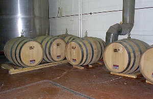 9k - Weinfsser bei der Grung / Wine Cask during Fermentation