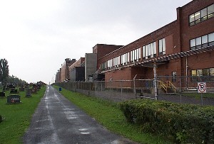 23k - Lagerhuser mit Friedhof / Warehouses with Graveyard