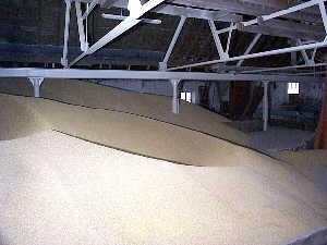 11k - Gerstenlager / Barley Storage