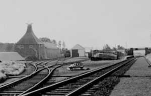 7k - Brennerei an den Bahngleisen ca. 1960 / Distillery at the Railroad appr 1960